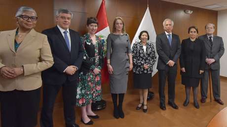 "Gran nivel de colonialismo": critican reunión de la Junta de Justicia de Perú con embajadora de EE.UU.