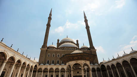 VIDEO: Indignación entre musulmanes por una fiesta de bodas celebrada en una mezquita en Egipto