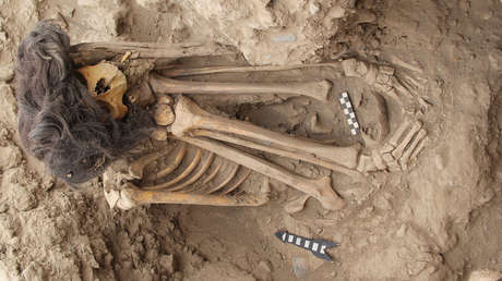 FOTO: Encuentran en Perú una momia preinca de 1.000 años