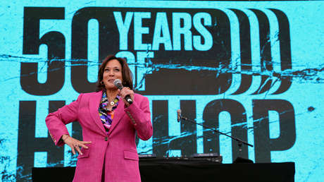 Kamala Harris recibe burlas en las redes por sus pasos de baile en una fiesta de hiphop (VIDEO)