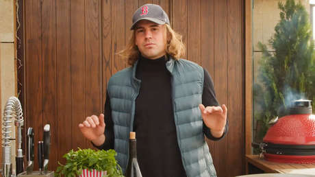 Daniel Sancho pide lavarse los dientes durante la reconstrucción de la escena del crimen