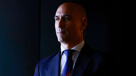 Rubiales: "El significado del beso a Jenni es el mismo que el de un beso a mis hijas"