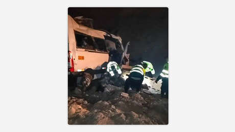 Al menos 10 muertos deja el choque entre un volquete y una minivan en Perú