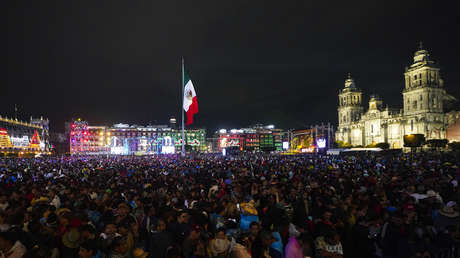 "¡Que muera la corrupción!": López Obrador oficia la ceremonia del 213 Grito de Independencia