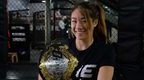 Campeona de MMA revela que intentó suicidarse en un accidente automovilístico