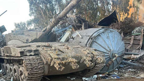 Roban un tanque de una base militar israelí y lo llevan a un vertedero de chatarra (VIDEO)