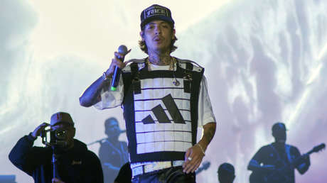 Multa millonaria a un cantante de 'corridos tumbados' por repertorio en un concierto en México