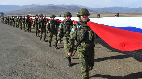 Kremlin: Rusia "nunca" aceptará reproches contra su contingente de paz en Nagorno Karabaj