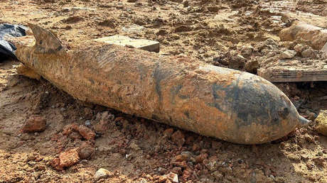 Desentierran una bomba aérea de la Segunda Guerra Mundial en un sitio de construcción en Singapur