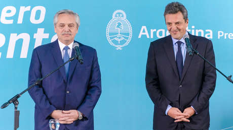 El presidente de Argentina pide no comprar los "espejitos de colores" de la oposición