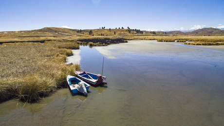 El lago Titicaca registra los niveles de agua más bajos en 27 años