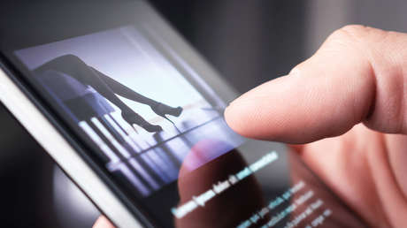 Condenan por pornografía infantil a hombre que vendía fotos de mujeres a las que desnudaba con IA