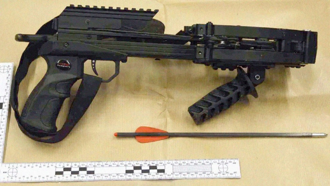 Condenan al joven cuya 'novia' de inteligencia artificial lo animó a asesinar a la reina Isabel II