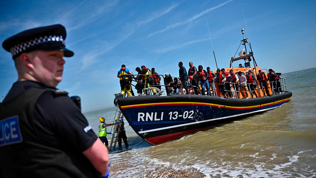 El Gobierno británico explica ante la Justicia su plan para deportar inmigrantes ilegales a Ruanda