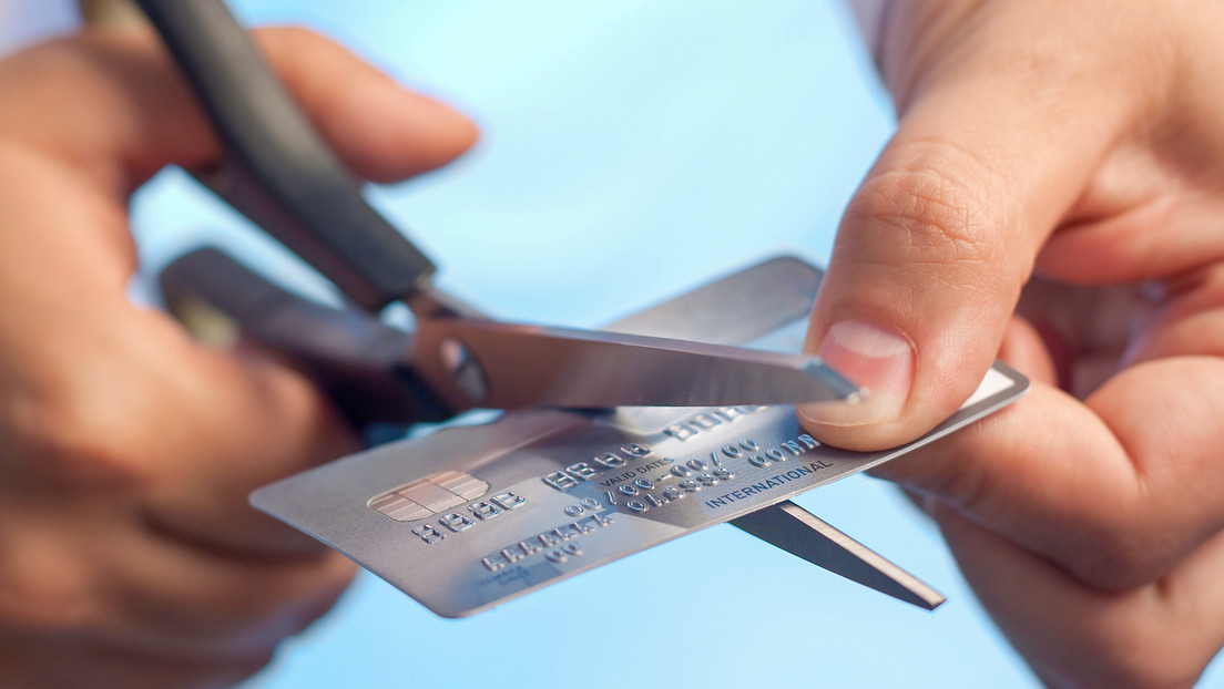 Ciberataque a aerolínea española genera advertencia para cancelar tarjetas bancarias