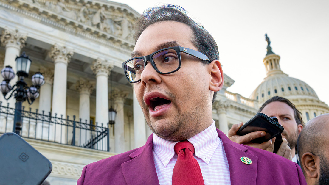 El congresista republicano George Santos recibe nuevas acusaciones y ya suma 23 cargos en su contra