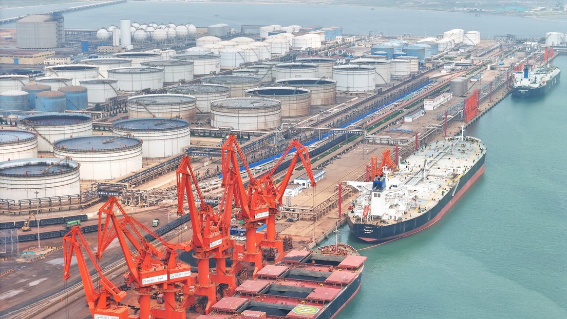 Reuters: Las sanciones petroleras occidentales ayudaron a China a ahorrar miles de millones de dólares