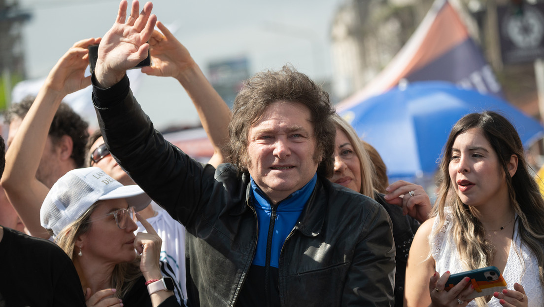 Milei, el ultraderechista que allana su ruta a las elecciones con una escandalosa (y efectiva) campaña