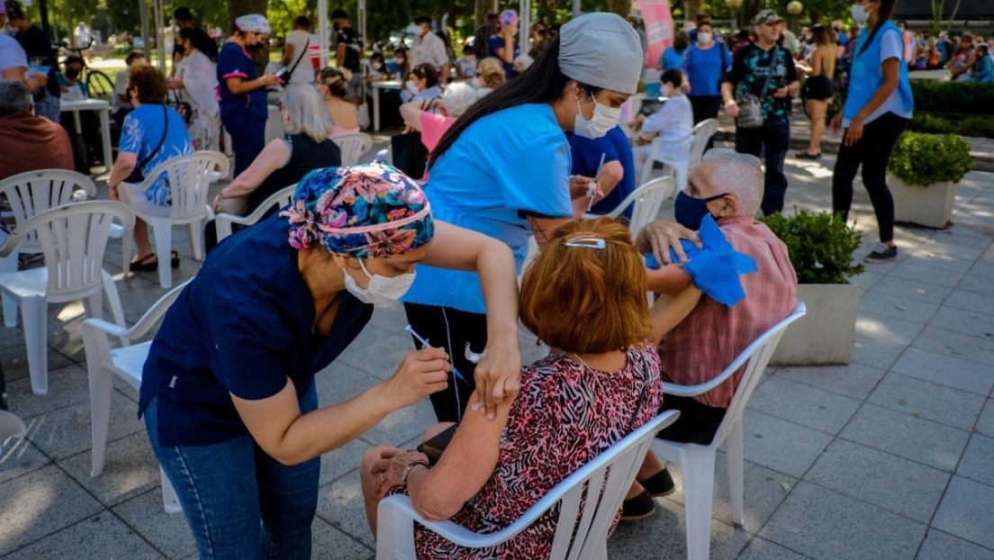 "Un hito histórico": aprueban la primera vacuna contra el covid-19 desarrollada en Argentina