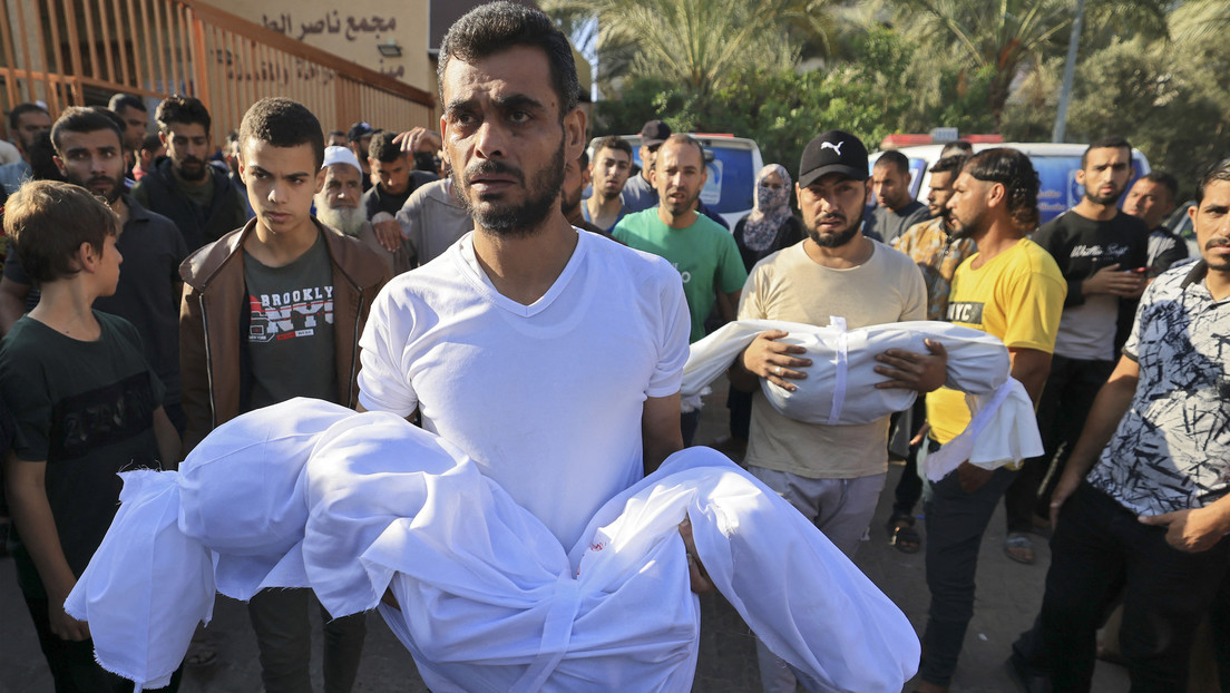 "Mundo libre, ¿dónde estás?": jefe de un hospital de Gaza condena el asesinato de niños en un ataque