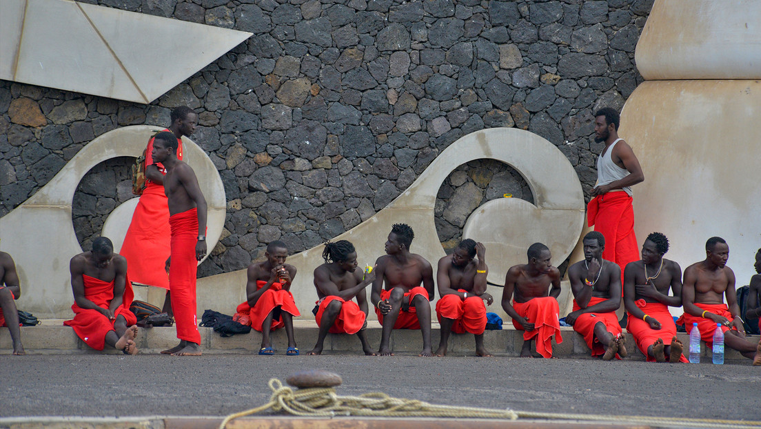 "Metemos el tifus aquí": Se reaviva el racismo en España por la llegada de migrantes a Canarias