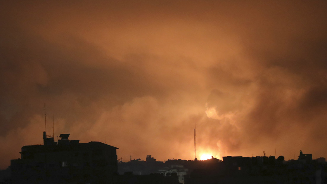 MINUTO A MINUTO: Israel "amplía" su actividad terrestre en Gaza, dejándola sin comunicación