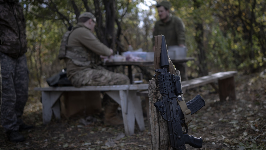 La ayuda de Biden a Ucrania se retrasa por los problemas de producción militar de EE.UU.