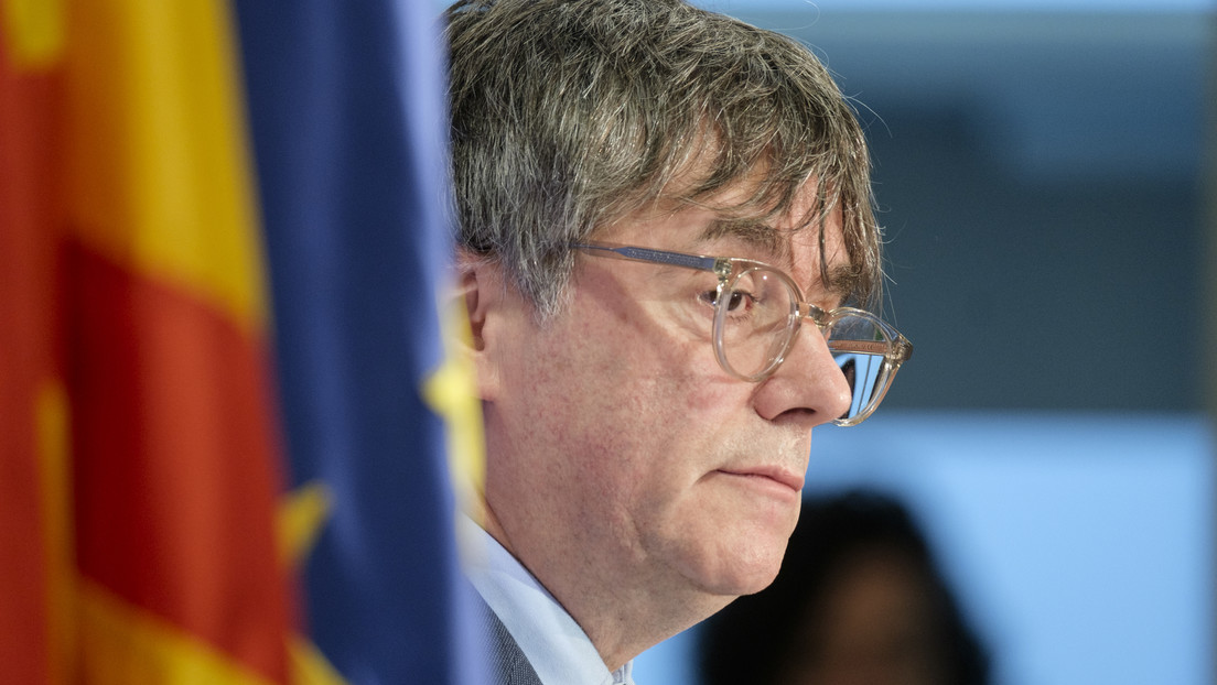 Un enviado de Sánchez se reúne con Puigdemont en Bruselas para negociar la investidura en España