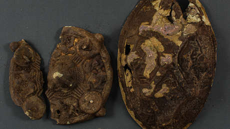 Una familia encuentra un tesoro vikingo de 1.200 años cuando buscaba en su jardín un pendiente perdido