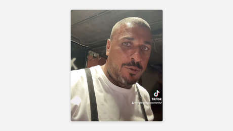 Muere famoso 'tiktoker' italiano tras desplomarse mientras jugaba con sus hijos