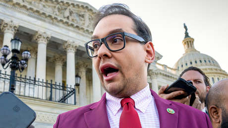 El congresista republicano George Santos recibe nuevas acusaciones y ya suma 23 cargos en su contra