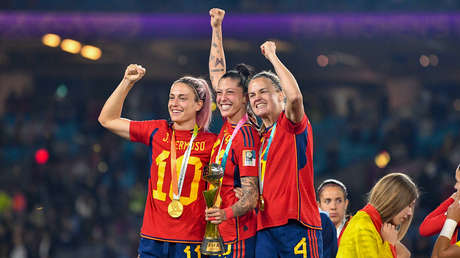 Jenni Hermoso: "Sufrimos más de la cuenta en un momento histórico"