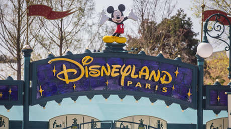 Un tren lleno de eurodiputados acaba accidentalmente en Disneyland