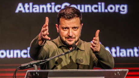 Zelenski exige a las tropas ucranianas avanzar "500 metros" cada día