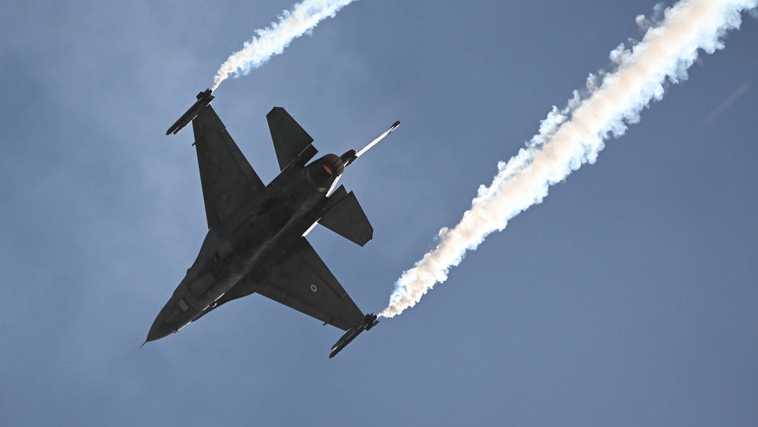 Países Bajos envía a Rumanía cinco cazas F-16 para entrenar a los pilotos ucranianos