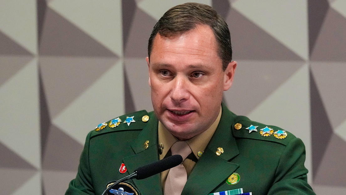 El principal ayudante de Bolsonaro confiesa que le instruyeron vender las joyas de Arabia Saudita