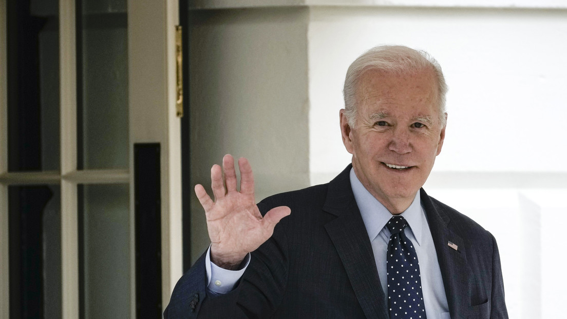 Zapatos más cómodos y énfasis en la "sabiduría": Asesores de Biden buscan estrategia para disipar críticas sobre su edad