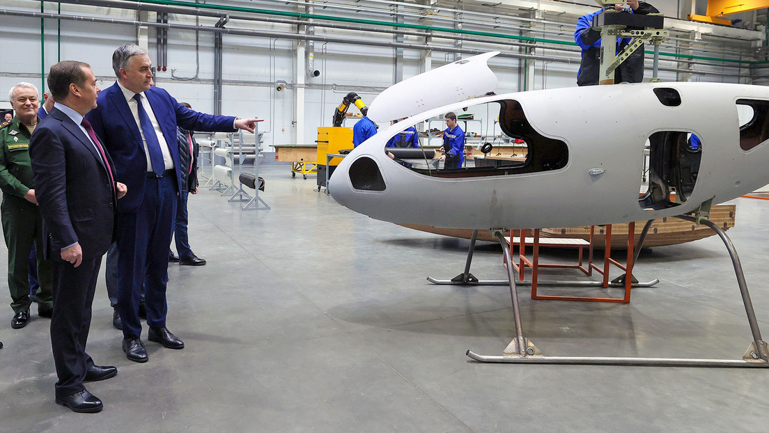 Medvédev da instrucciones para establecer rápidamente la producción en masa de pequeños drones en Rusia