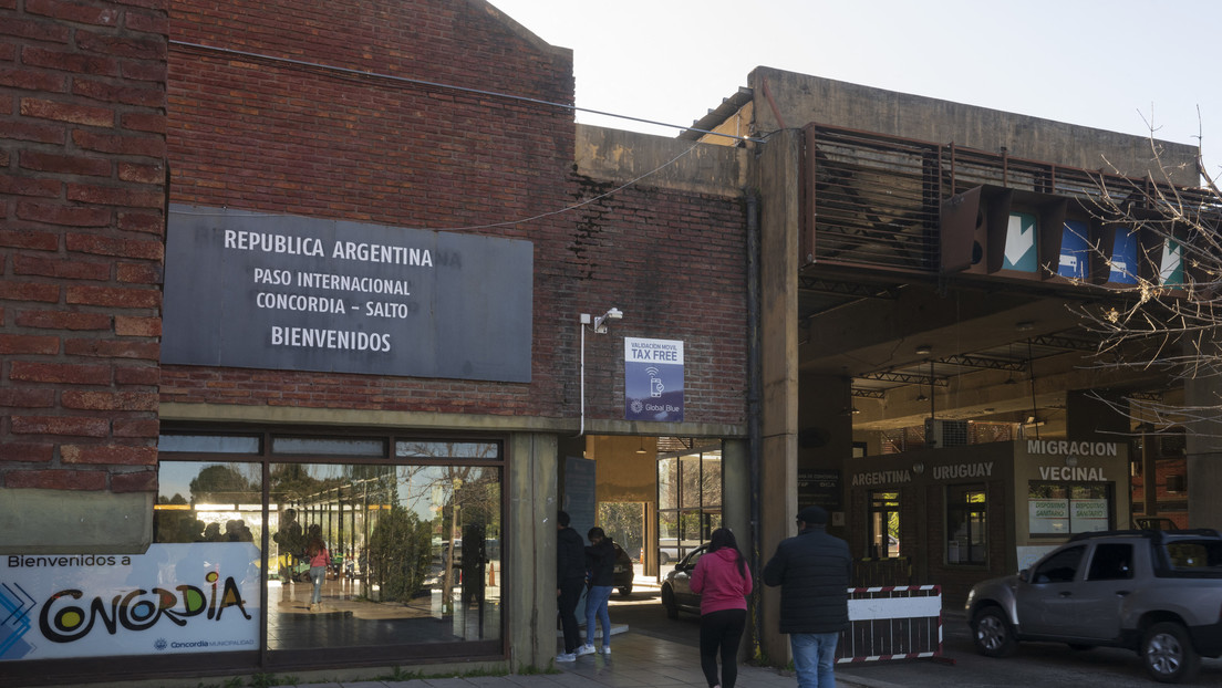 "Pandemia de frontera": los bajos precios en Argentina ponen en alerta a la economía uruguaya