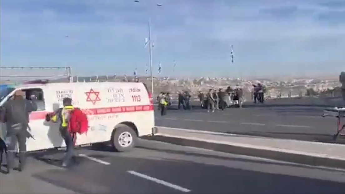 Al menos tres muertos y varios heridos en un ataque terrorista cerca de la entrada a Jerusalén