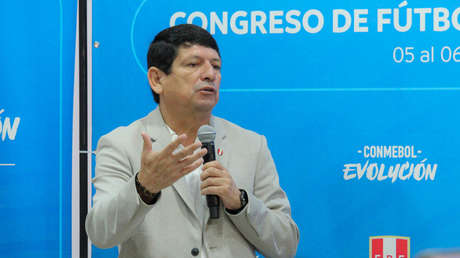Fiscalía de Perú pide seis años de cárcel para el presidente de la Federación de Fútbol por corrupción