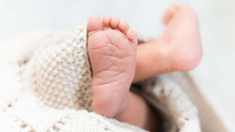 Nace en España el primer bebé de Europa gestado por sus dos madres