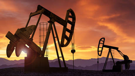 Arabia Saudita y Rusia seguirán con los recortes petroleros