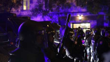 Miles de españoles vuelven a protestar ante la sede del partido de Sánchez contra la ley de amnistía