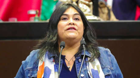 Diputada mexicana canta 'Solo le pido a dios' en una sesión por la paz entre Israel y Palestina