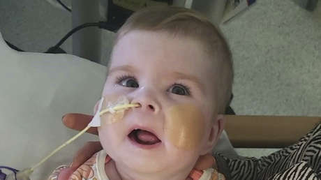 Desconectan el soporte vital a Indi Gregory, la bebé británica a la que se le negó el traslado a Italia