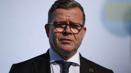 VIDEO: Un activista se enfrenta al primer ministro finlandés por los "millones de euros de ayuda a Israel"