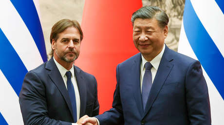 Lacalle Pou y Xi acuerdan establecer "una asociación estratégica integral" entre Uruguay y China
