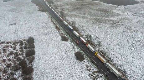 Ucrania pide a Polonia "cesar el bloqueo vergonzoso" en la frontera: ¿Qué pasa y cómo afecta a Kiev?