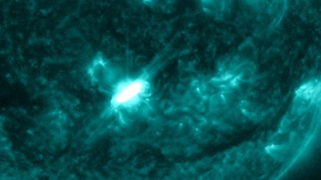 VIDEO: El Sol emite una fuerte llamarada cercana a la clase más poderosa